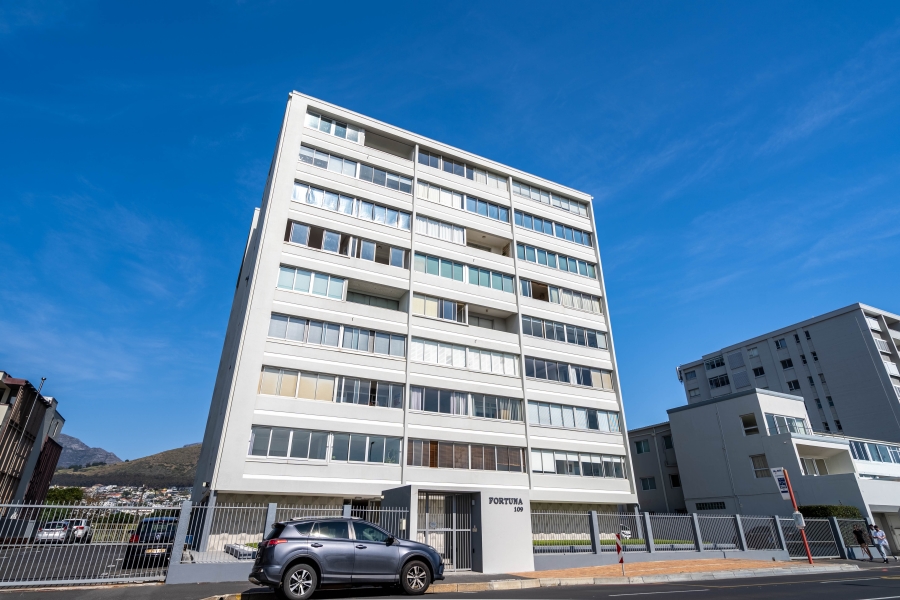 2 Bedroom Property for Sale in Mouille Point Western Cape
